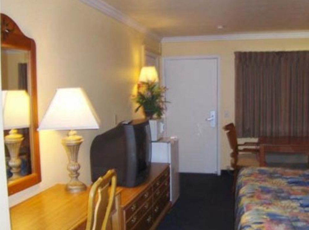 Sands Motel Ривърсайд Стая снимка
