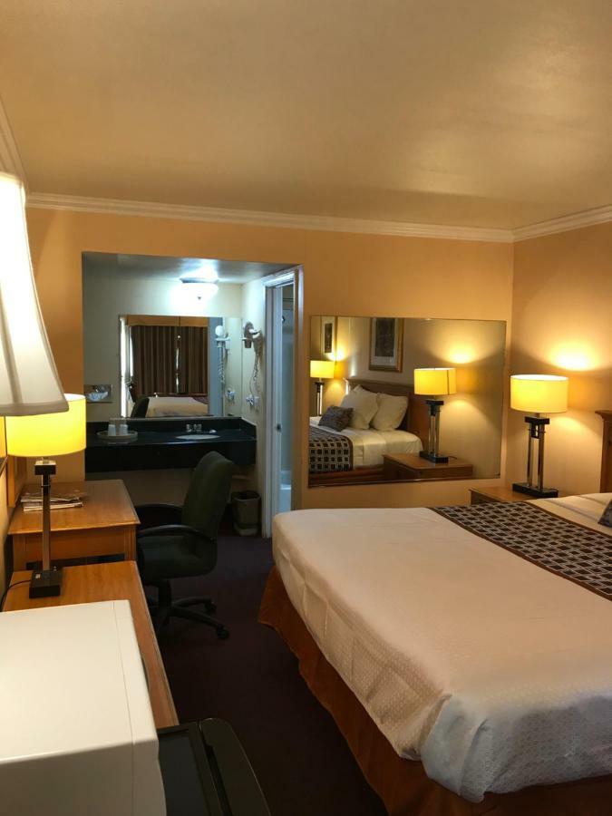 Sands Motel Ривърсайд Екстериор снимка